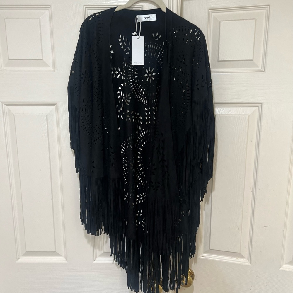 Women  Black Faux Suede Laser Cut   Poncho  Open Front Shawl Wrap Western One - Picture 9 of 12